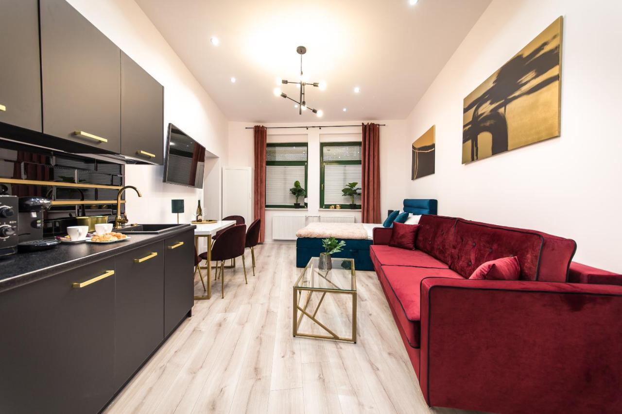 Golden Moonlight Apartment Zielona Góra Exterior foto